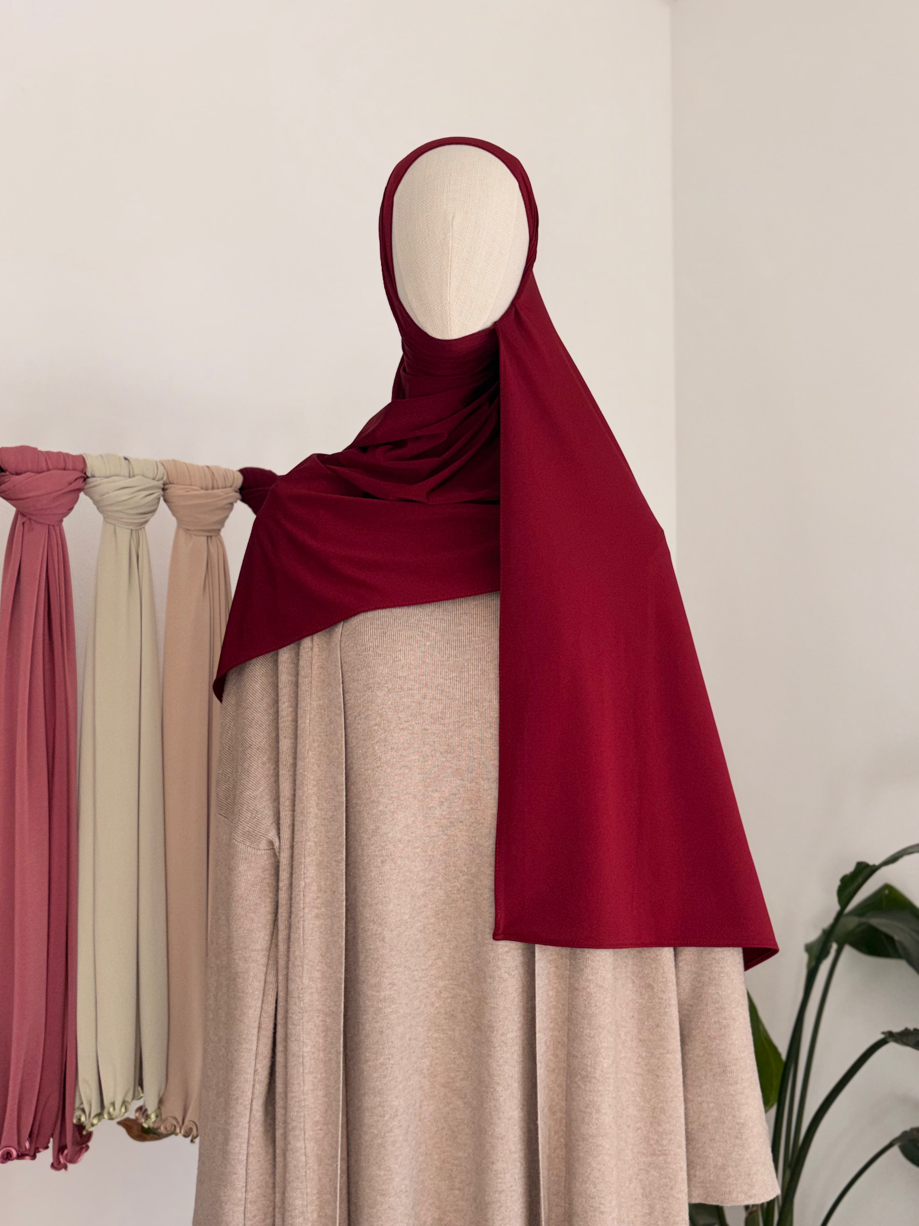 PREMIUM-Satin-Jersey-Hijab – BURGUNDER